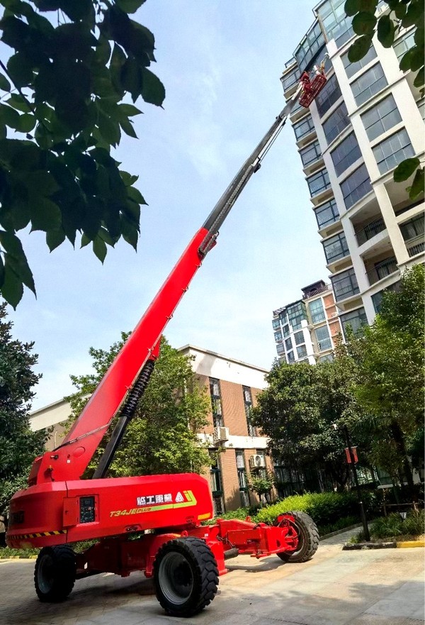 解决施工难   ，作业加速度！澳门黄金城app官方版下载重机T34JE助力小区改造